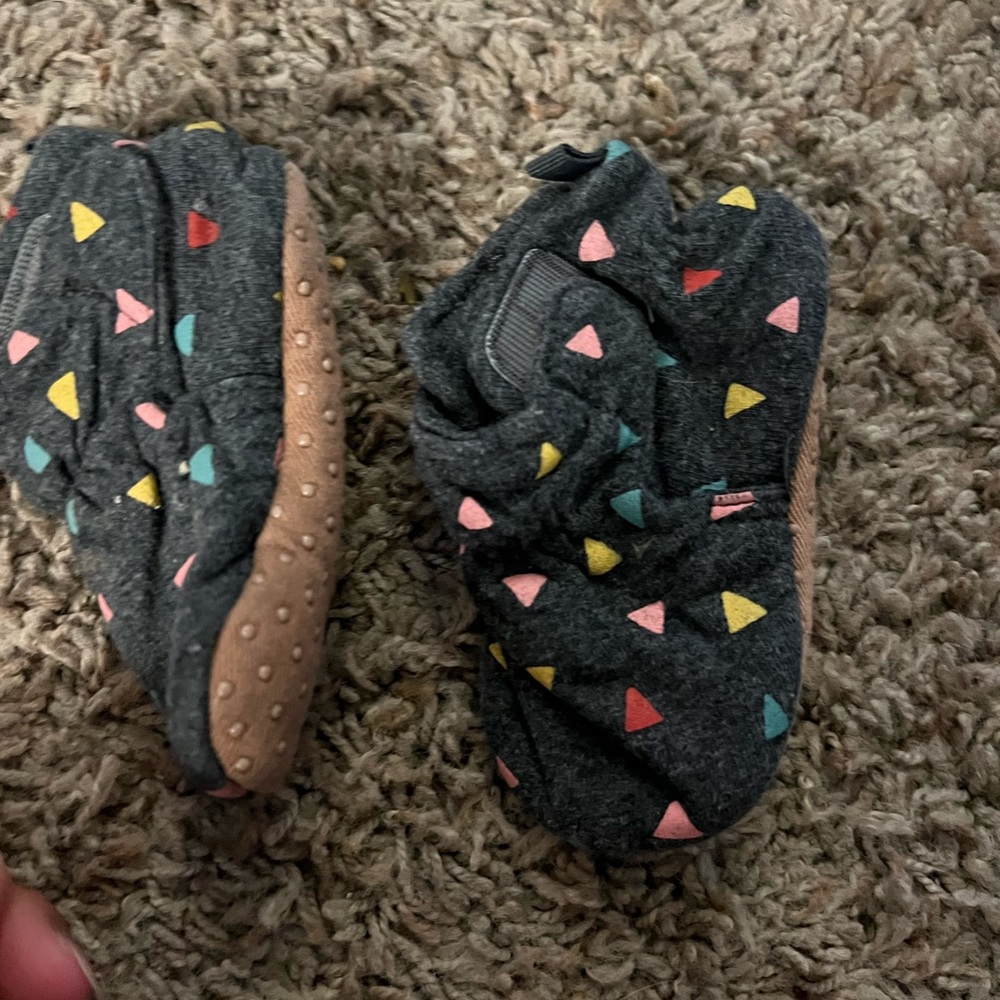 Shoes - Picture 2 of 4
